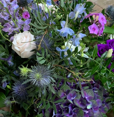 Florist’s choice ( lily free ) purple mix
