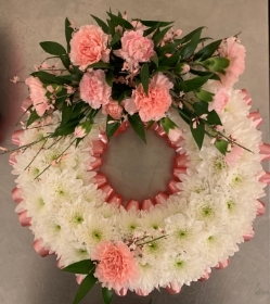 Based wreath pink