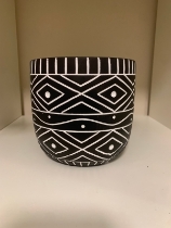 Black and white Aztec pot